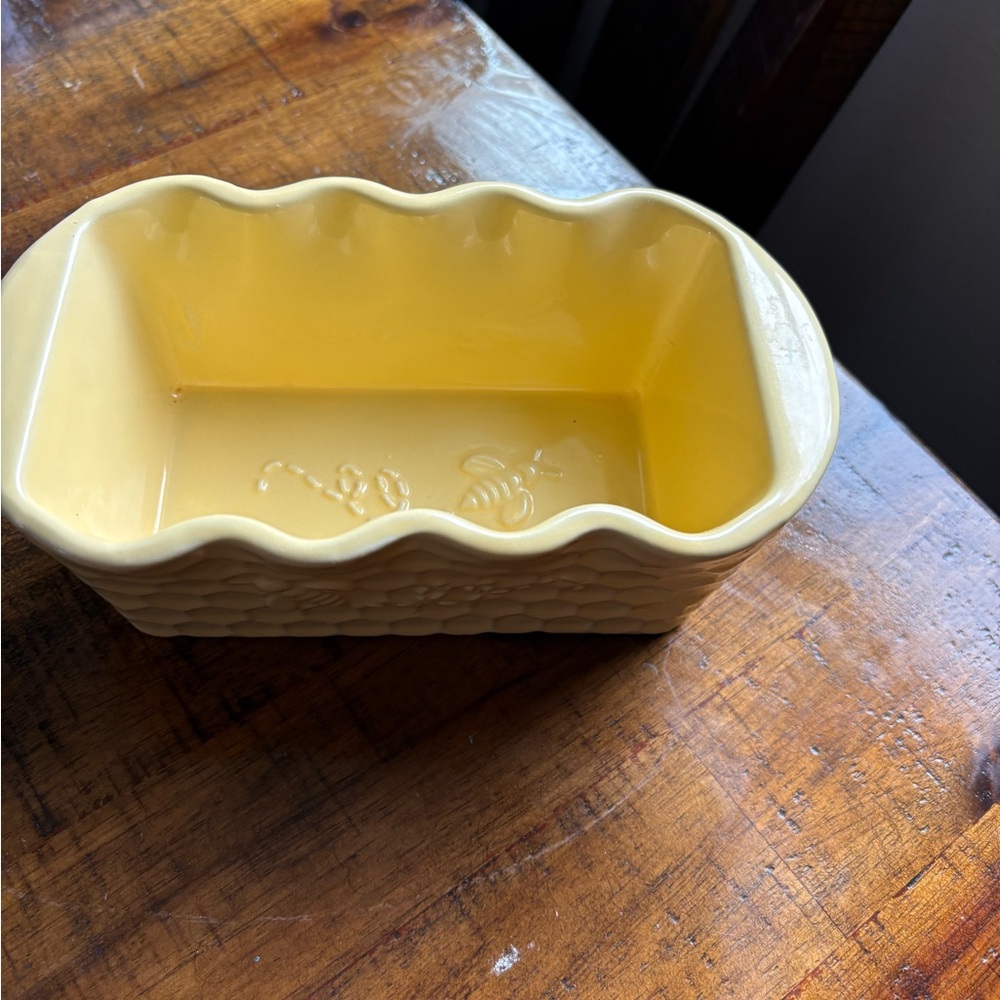 Temp-Tations by Tara bumblebee honeycomb mini loaf pan